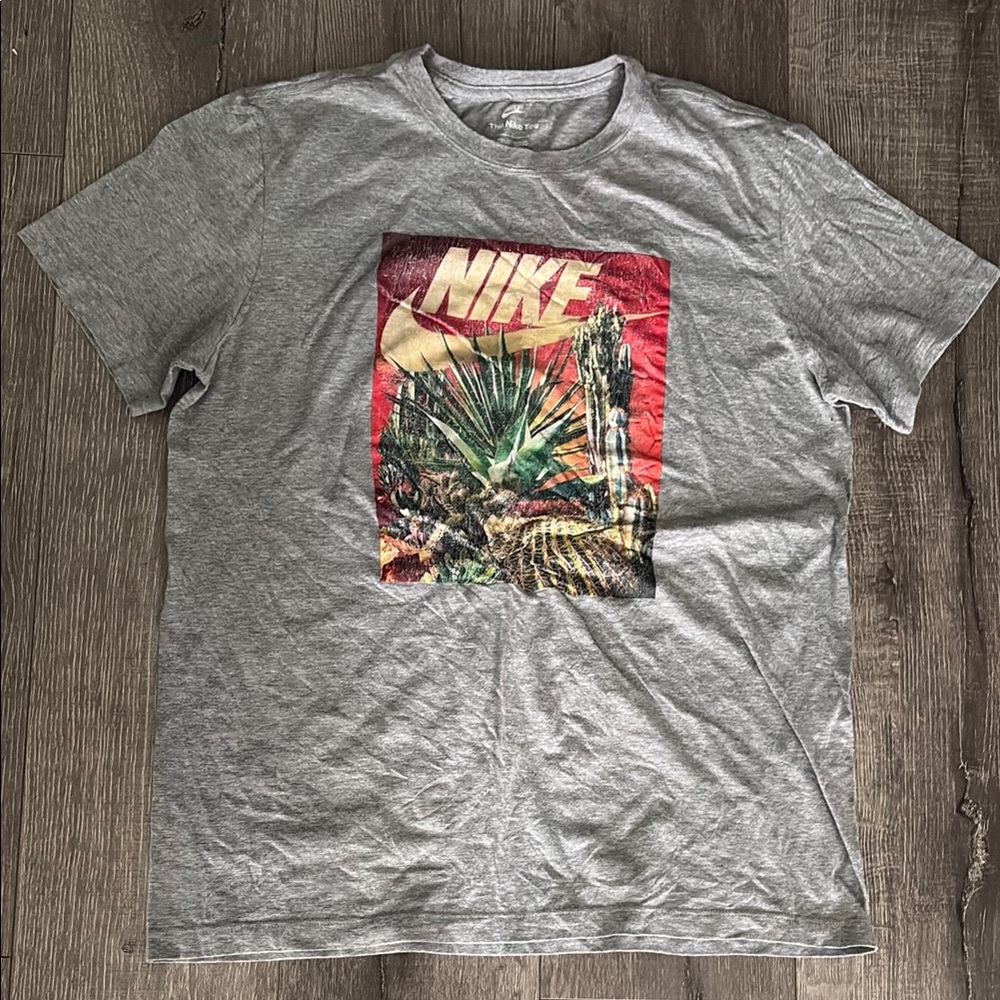 Nike Boys Escape to Nature T-Shirt in Grade School Grey, Size: Large